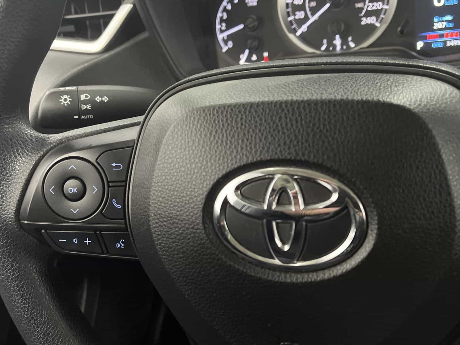 Image 13 Toyota Corolla LE 2022