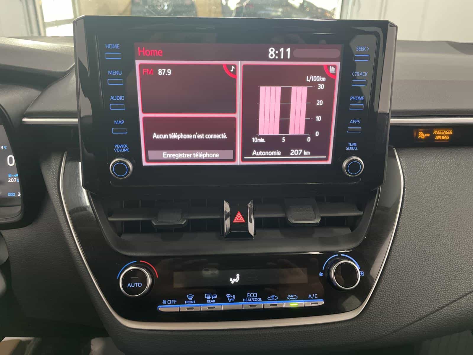 2022 Toyota Corolla LE - Image 17