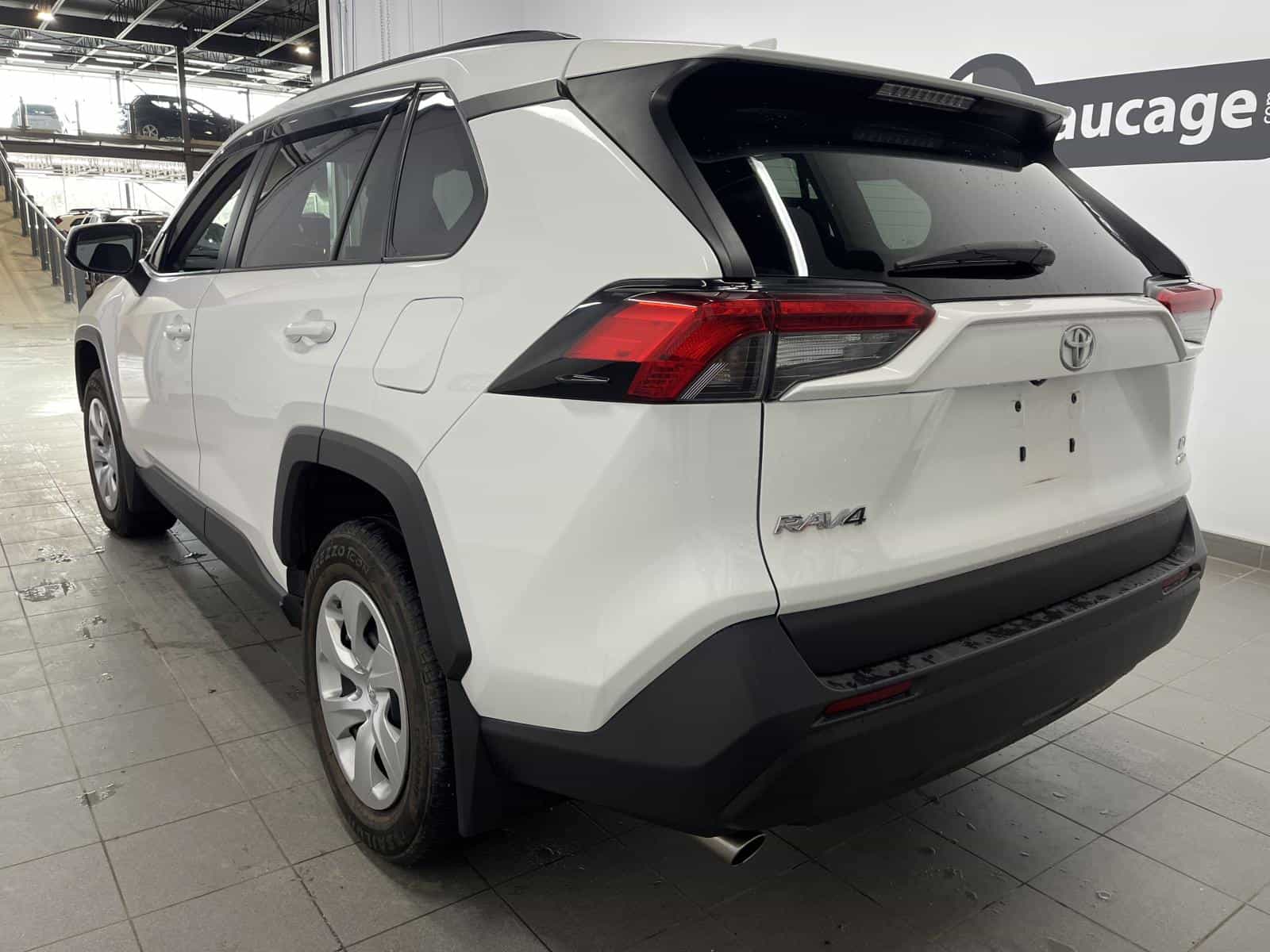 Image 3 Toyota Rav4 LE 2020