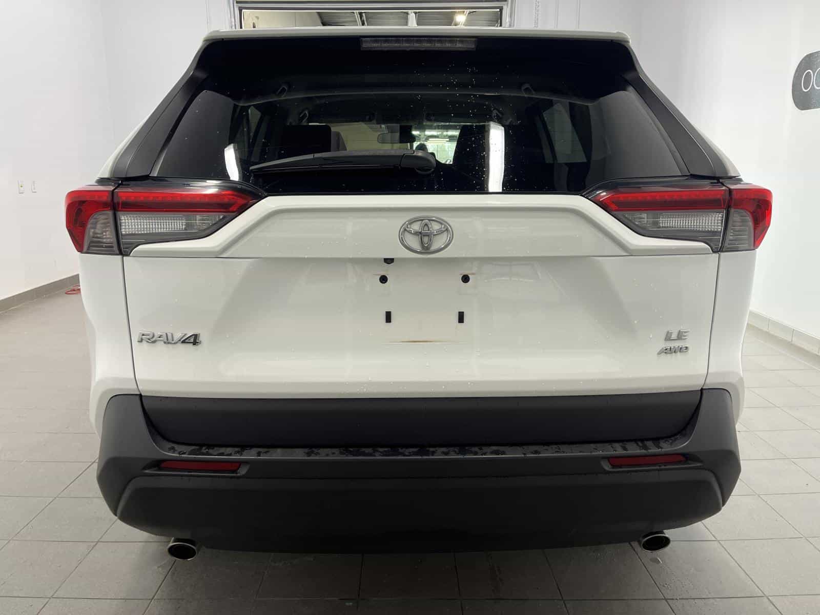 2020 Toyota Rav4 LE - Image 4