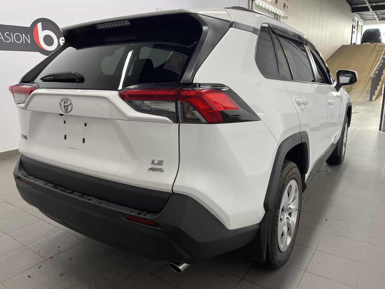 2020 Toyota Rav4 LE - Image 5