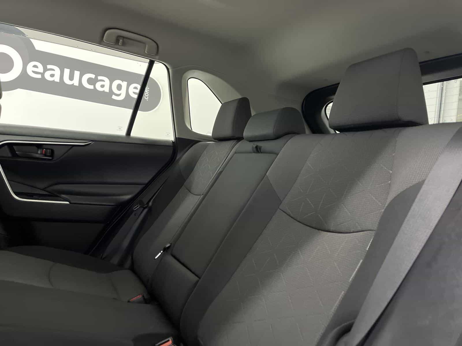 2020 Toyota Rav4 LE - Image 10