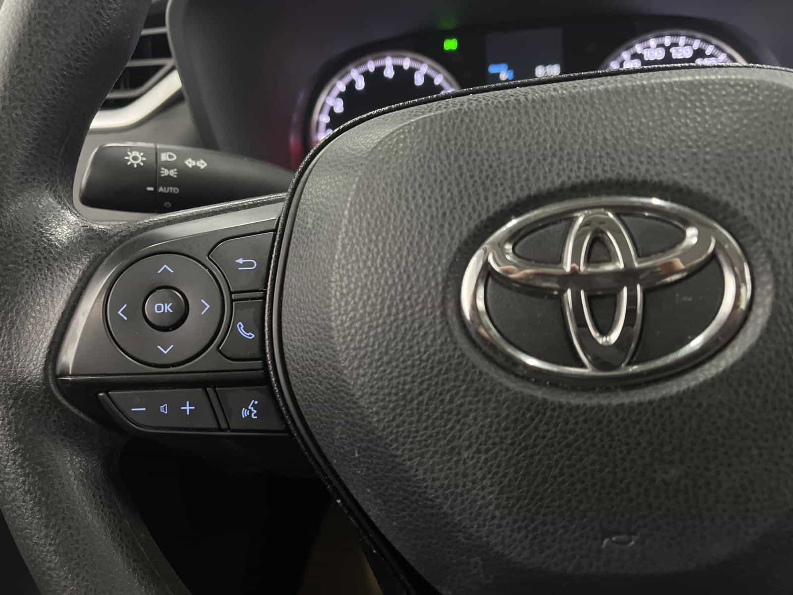 Image 13 Toyota Rav4 LE 2020