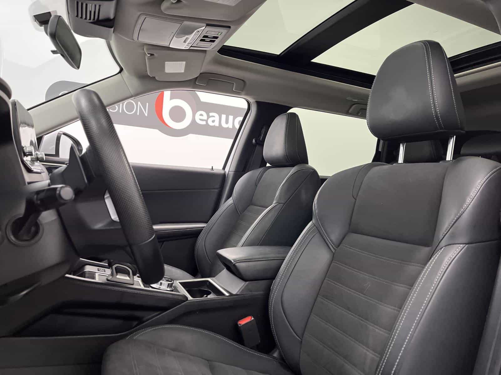 Image 8 Mitsubishi Outlander Plug-In Hybrid 2024