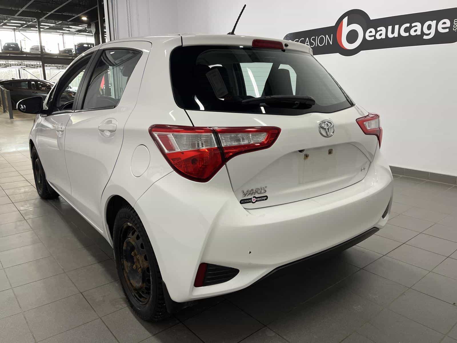 Image 3 Toyota Yaris LE 2019