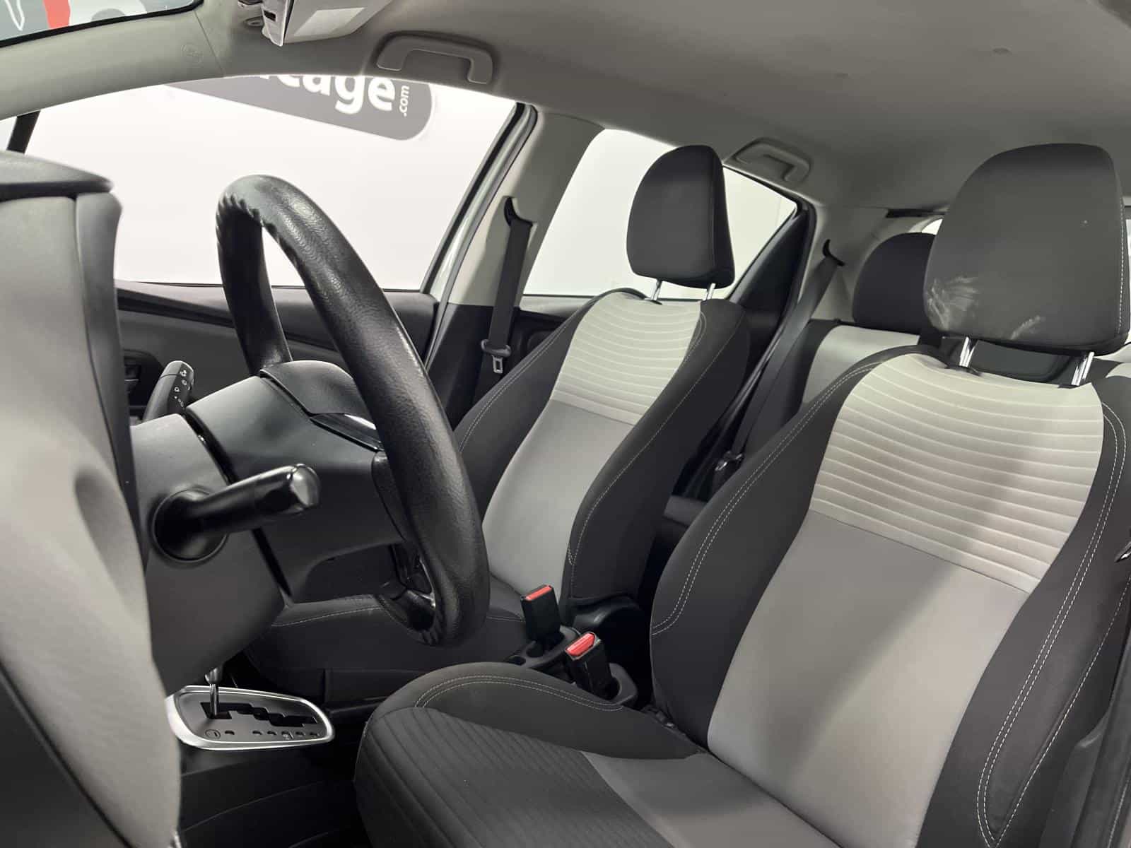 2019 Toyota Yaris LE - Image 8