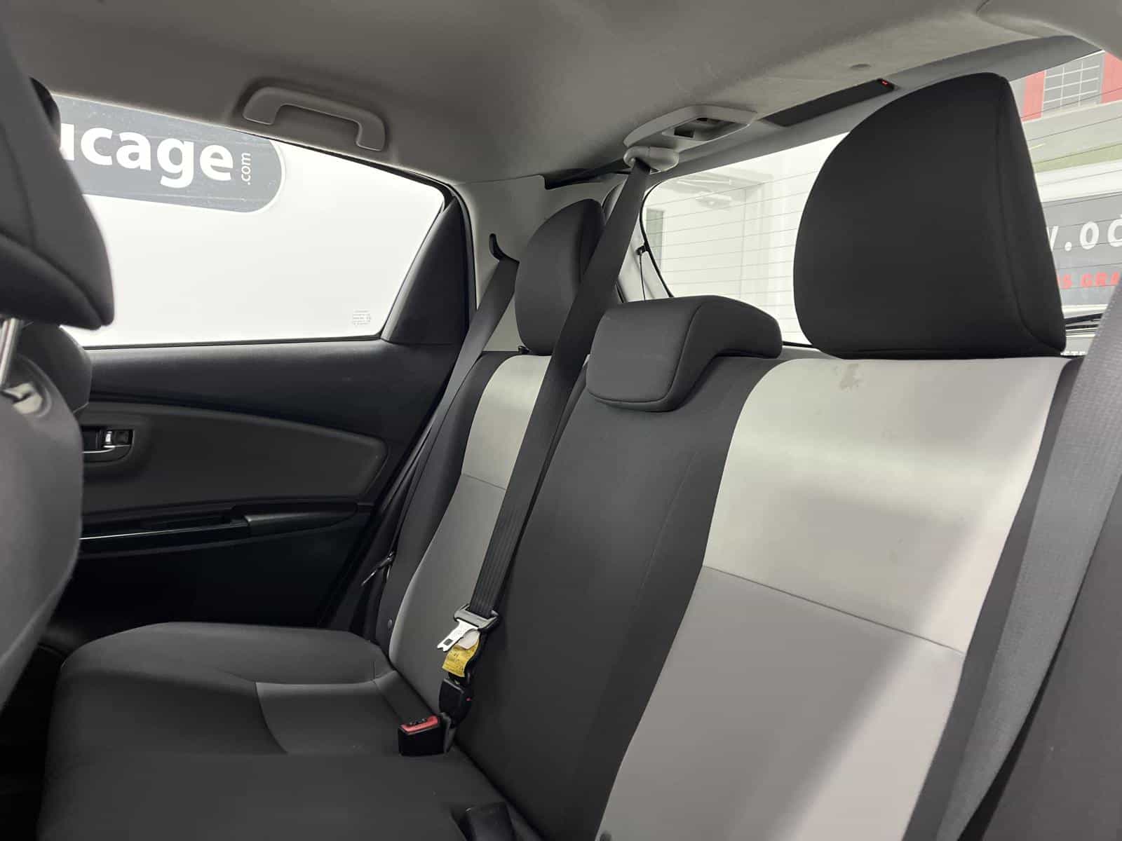 Image 10 Toyota Yaris LE 2019