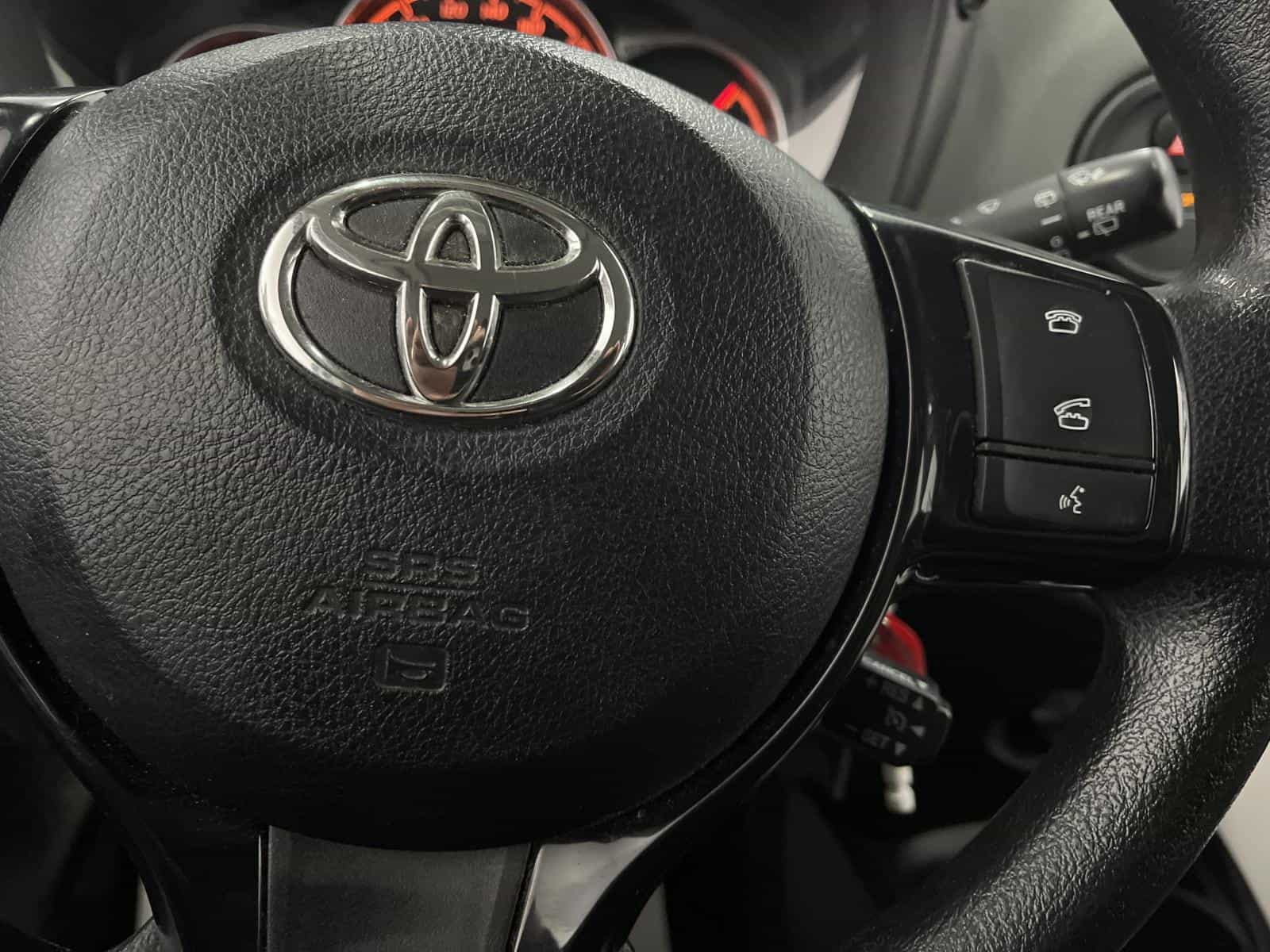 Image 15 Toyota Yaris LE 2019