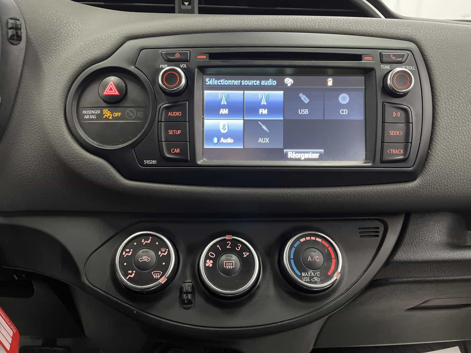 2019 Toyota Yaris LE - Image 16