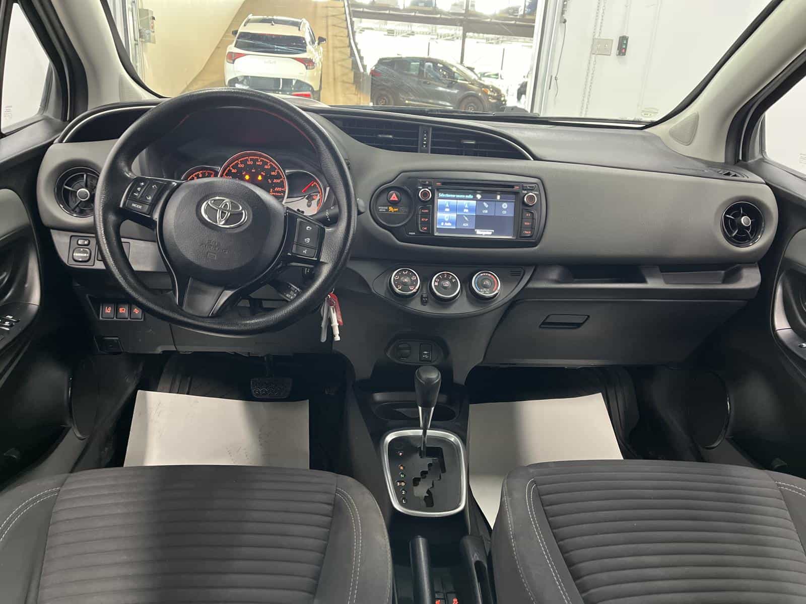 2019 Toyota Yaris LE - Image 18