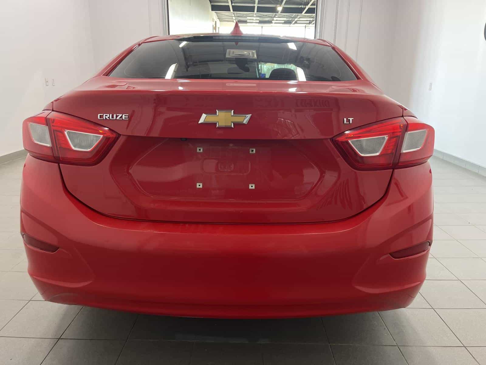 2017 Chevrolet Cruze LT - Image 4