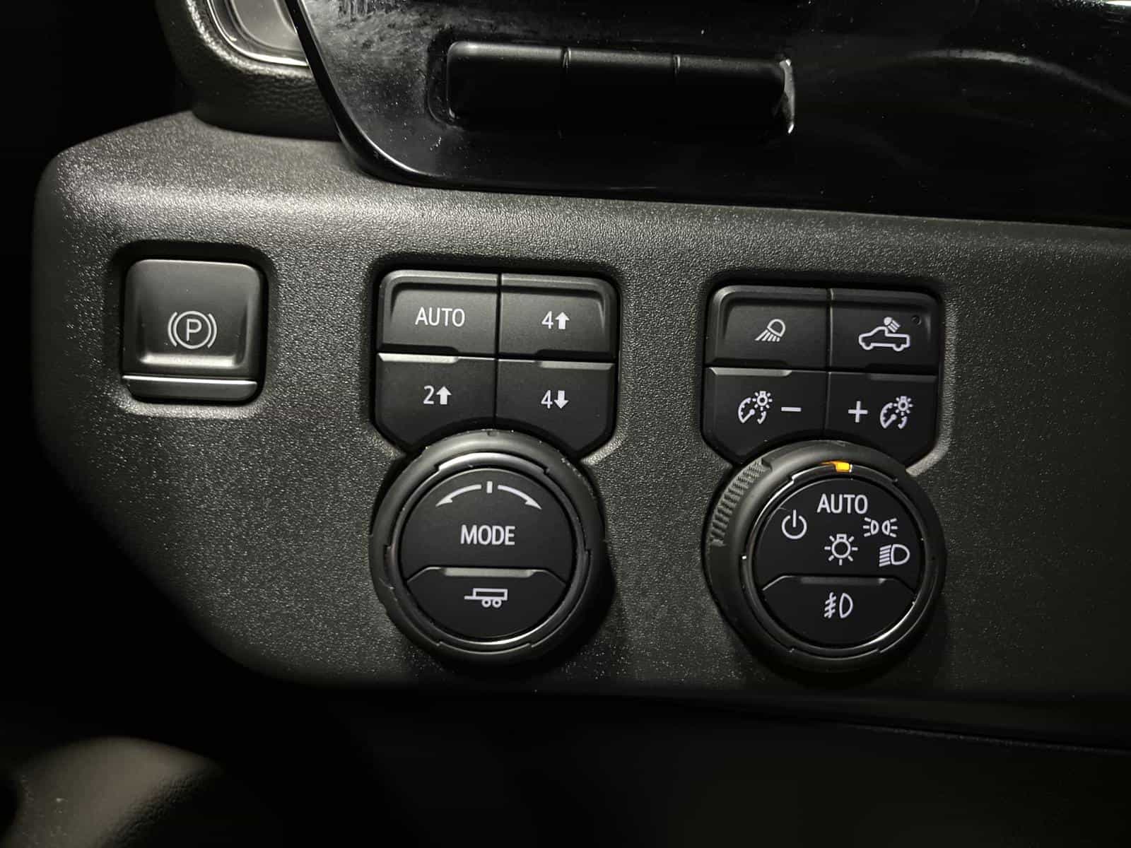 2023 Chevrolet Silverado 1500 ZR2 - Image 14