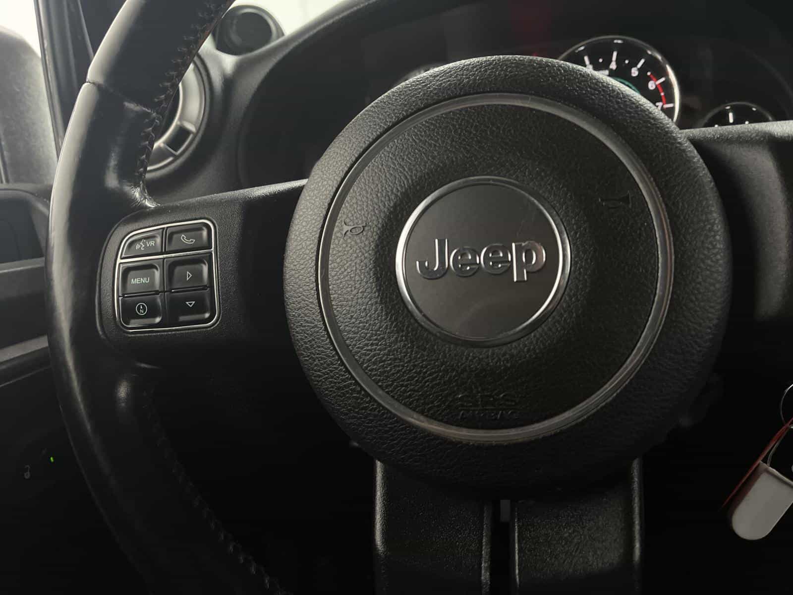 Image 10 Jeep Wrangler Sahara 2011