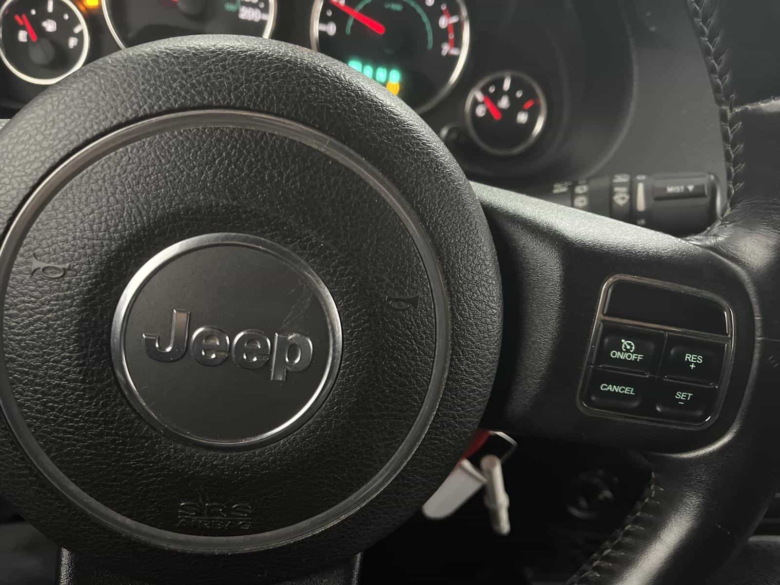 2011 Jeep Wrangler Sahara - Image 12