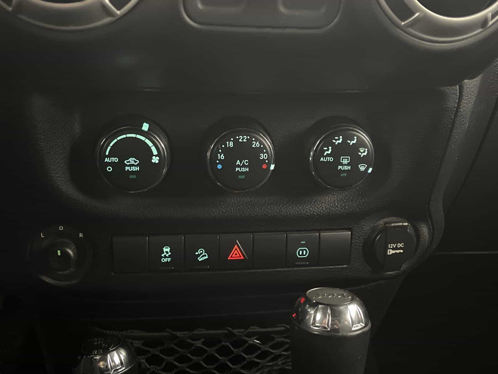 Image 13 Jeep Wrangler Sahara 2011