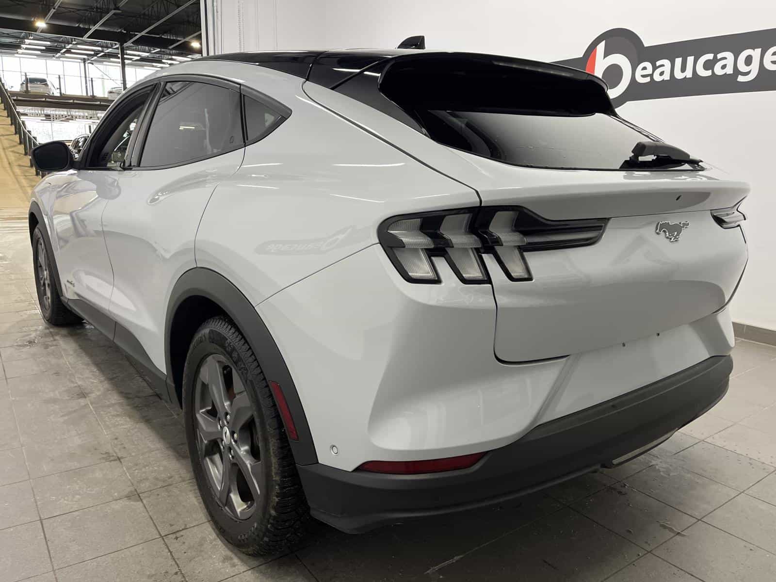 Image 3 Ford Mustang MACH-E Select 2023