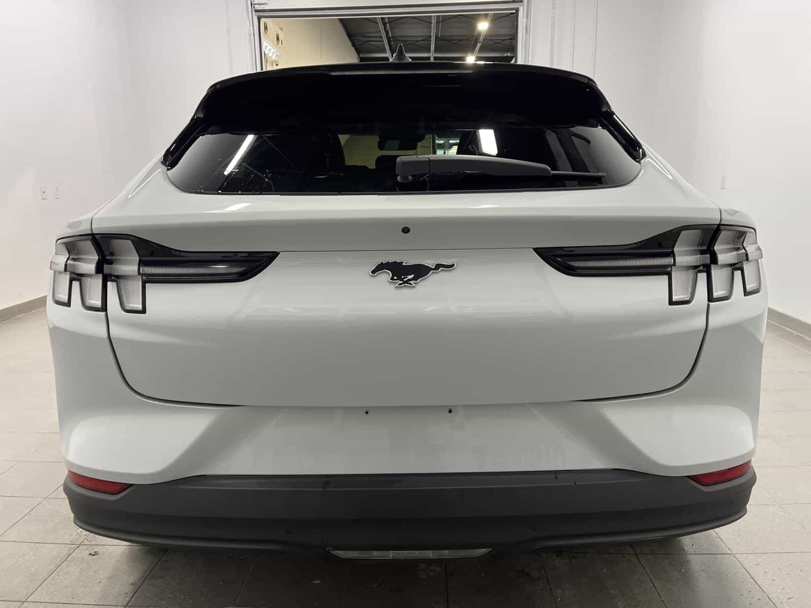 Image 4 Ford Mustang MACH-E Select 2023