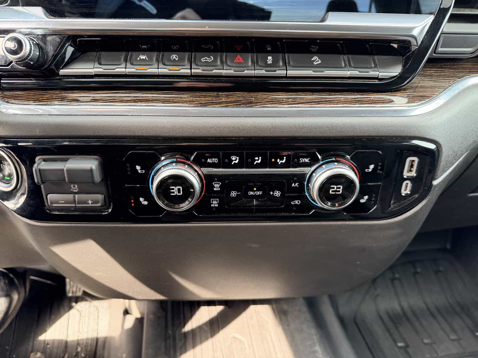 2024 GMC Sierra 1500 Elevation - Image 1