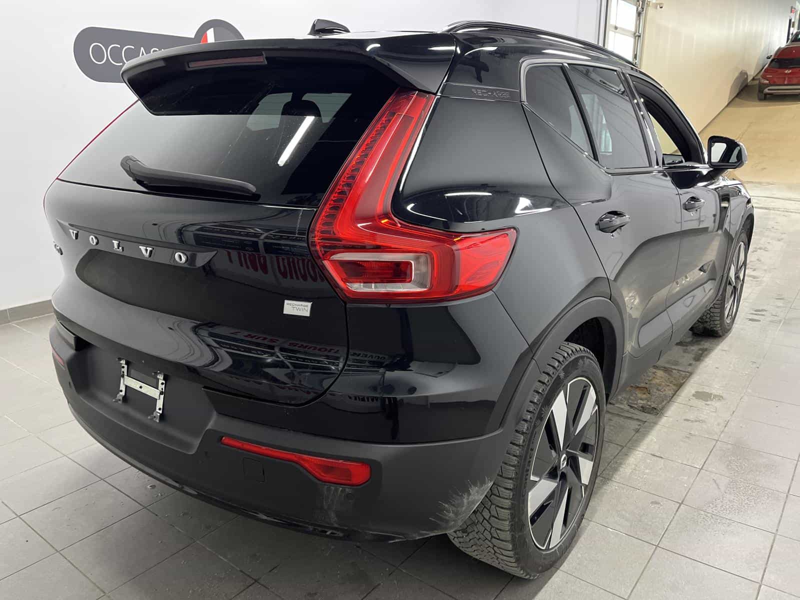2024 Volvo XC40 Recharge TWIN Core - Image 5