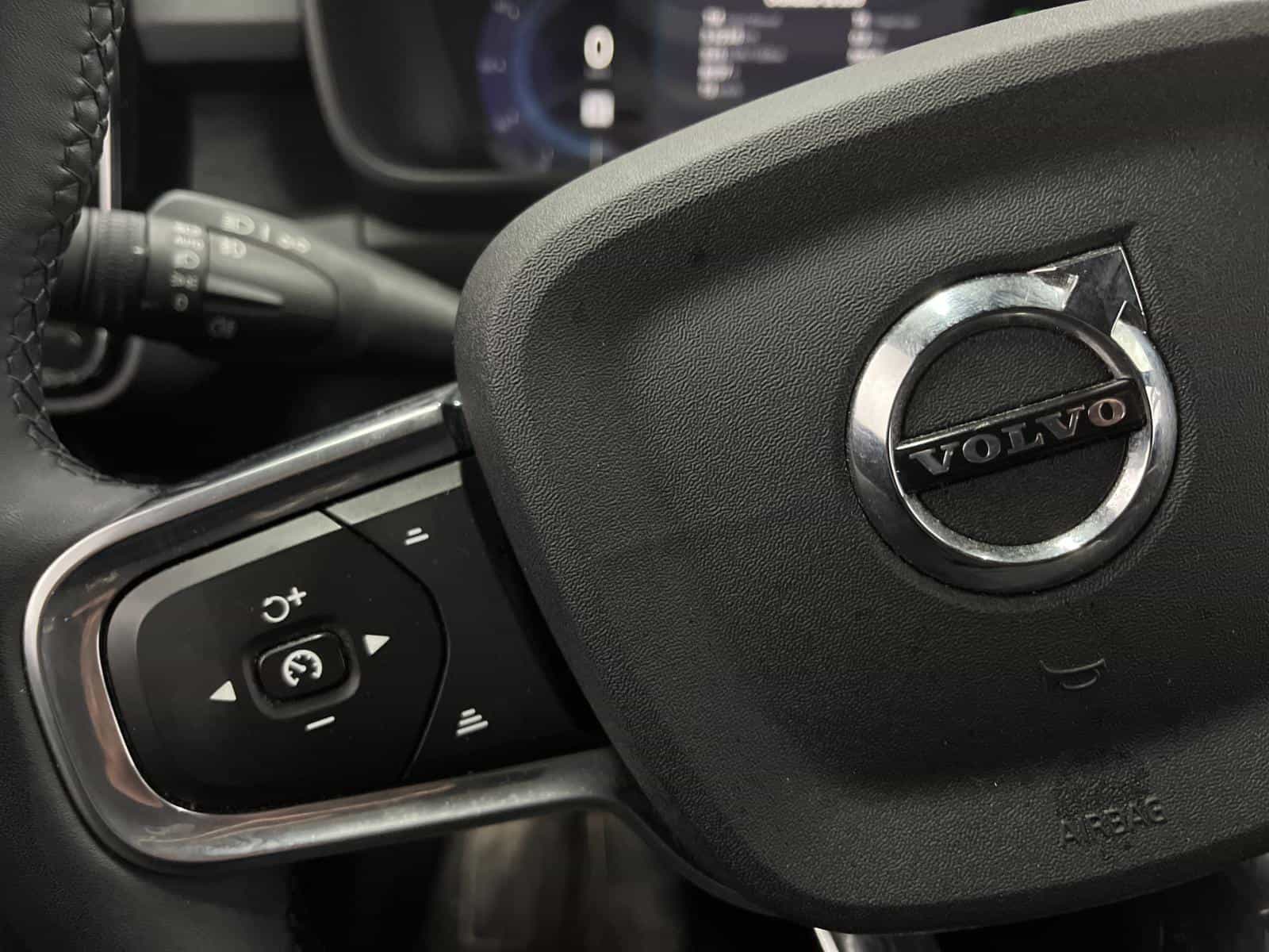 2024 Volvo XC40 Recharge TWIN Core - Image 12