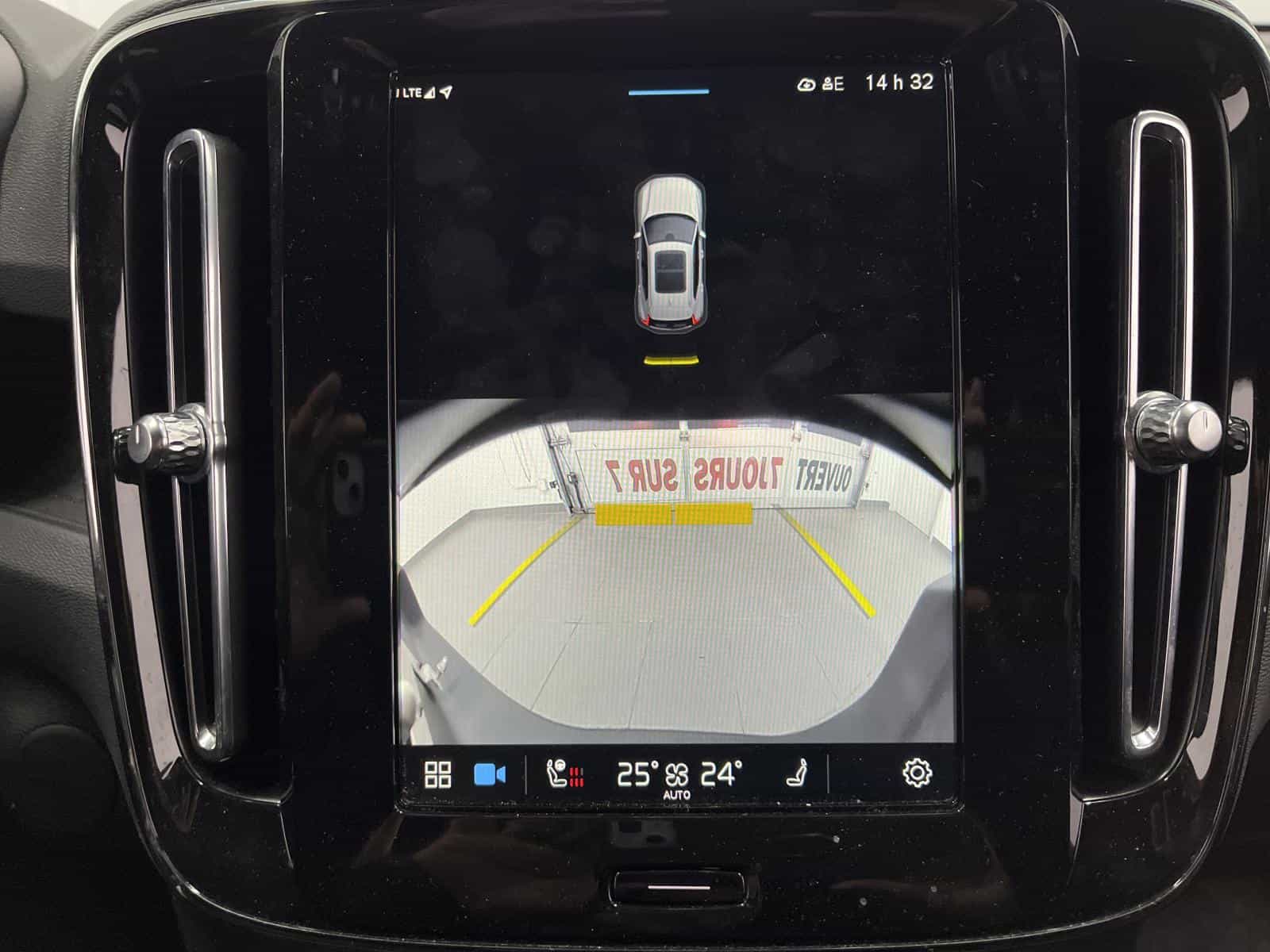 Image 16 Volvo XC40 Recharge TWIN Core 2024