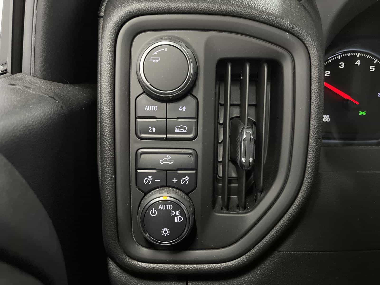 Image 14 Chevrolet Silverado 1500 Custom 2024