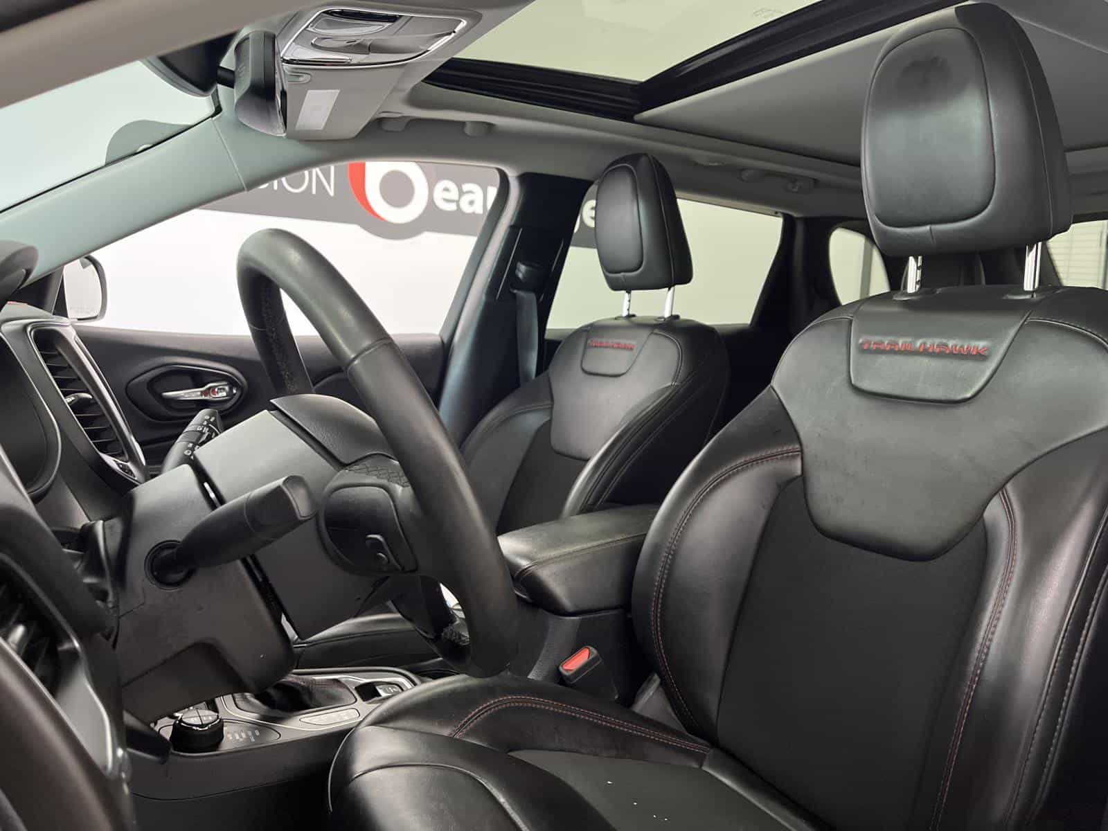 2022 Jeep Cherokee Trailhawk - Image 8