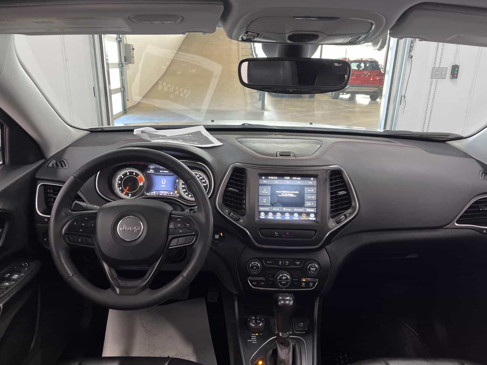 2022 Jeep Cherokee Trailhawk - Image 22