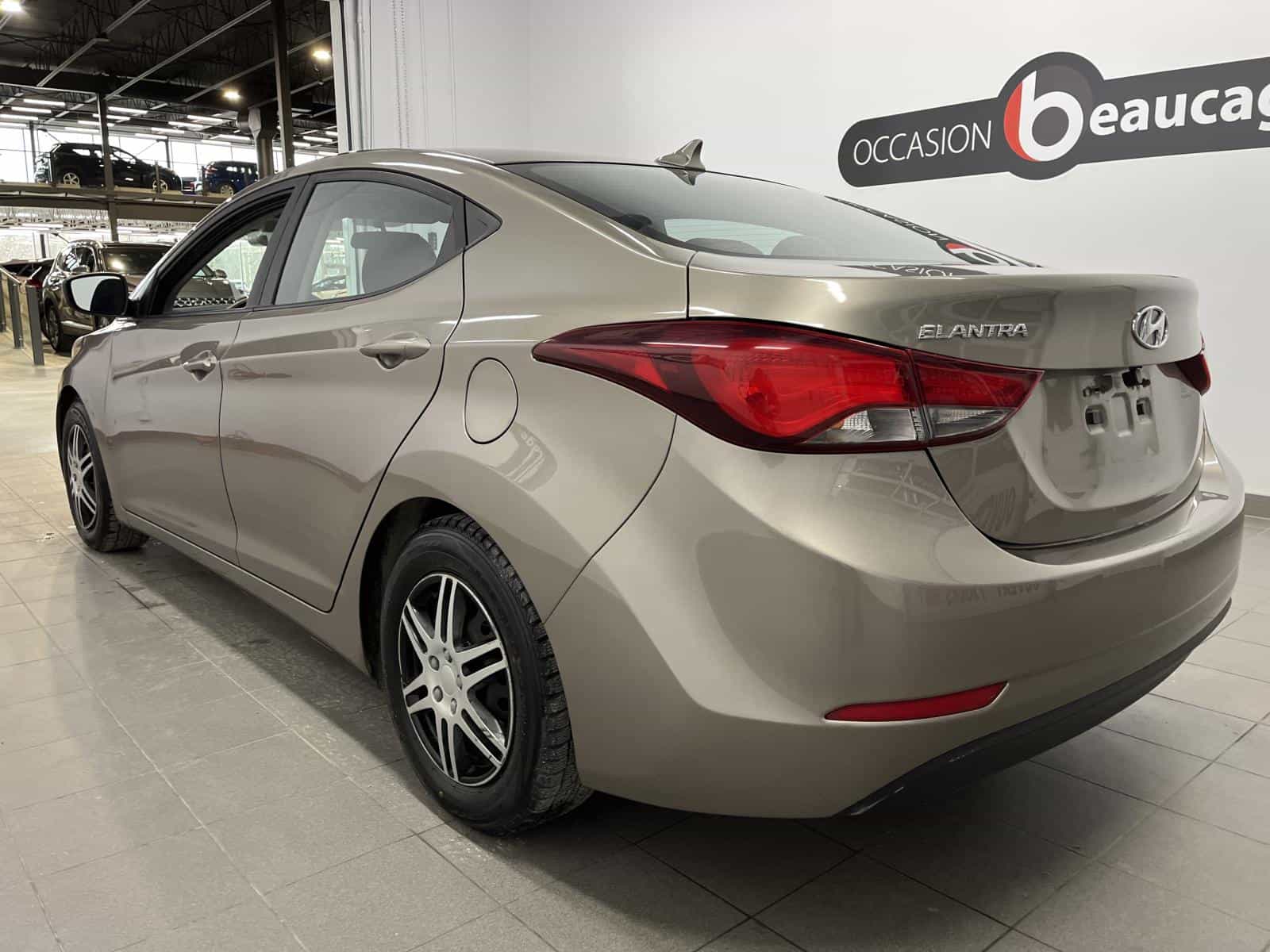 Image 3 Hyundai Elantra GL 2015