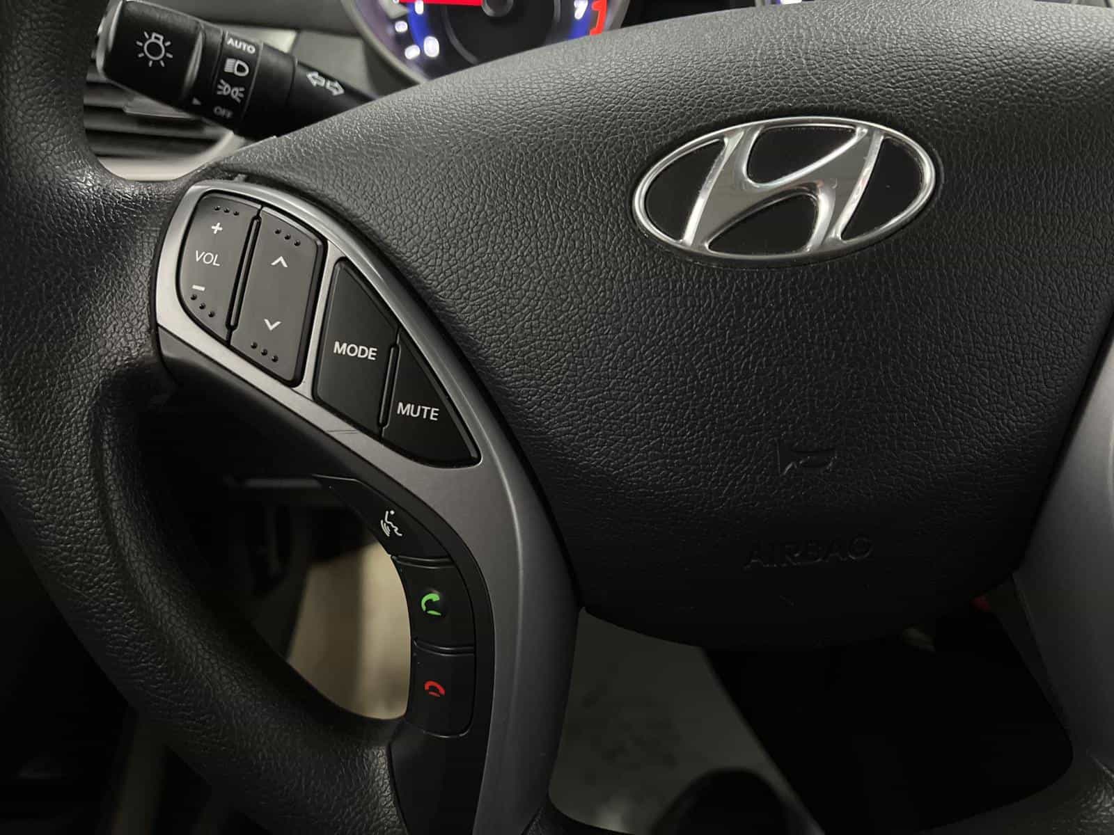 Image 13 Hyundai Elantra GL 2015