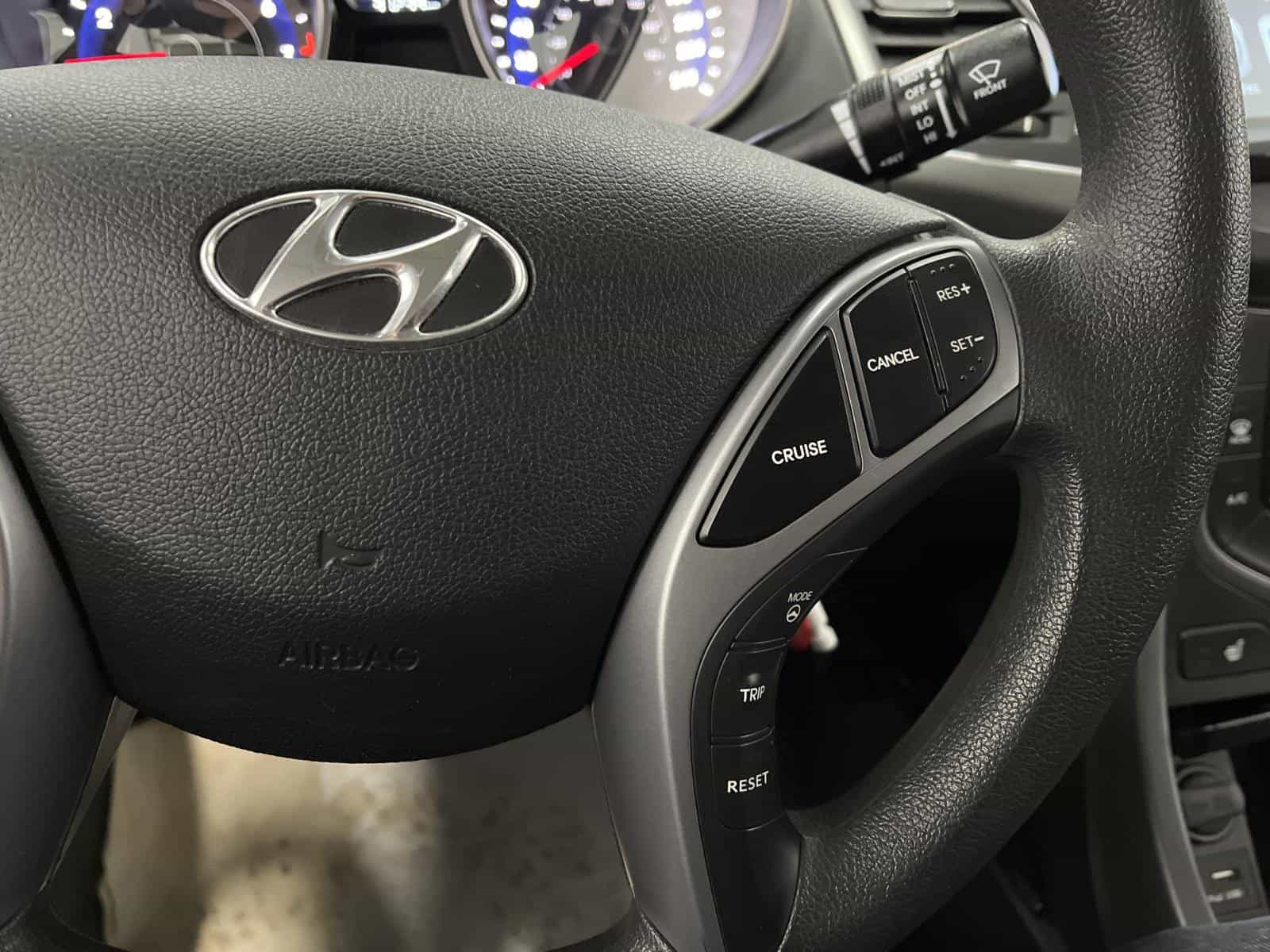 2015 Hyundai Elantra GL - Image 15