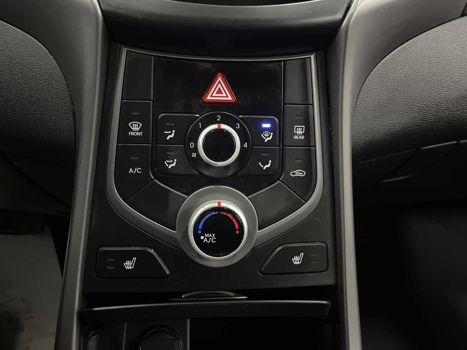 2015 Hyundai Elantra GL - Image 16