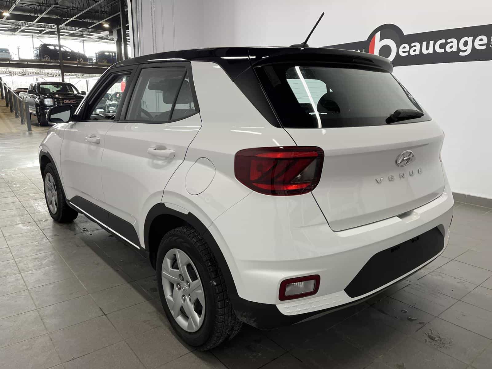 2025 Hyundai Venue Essential - Image 3