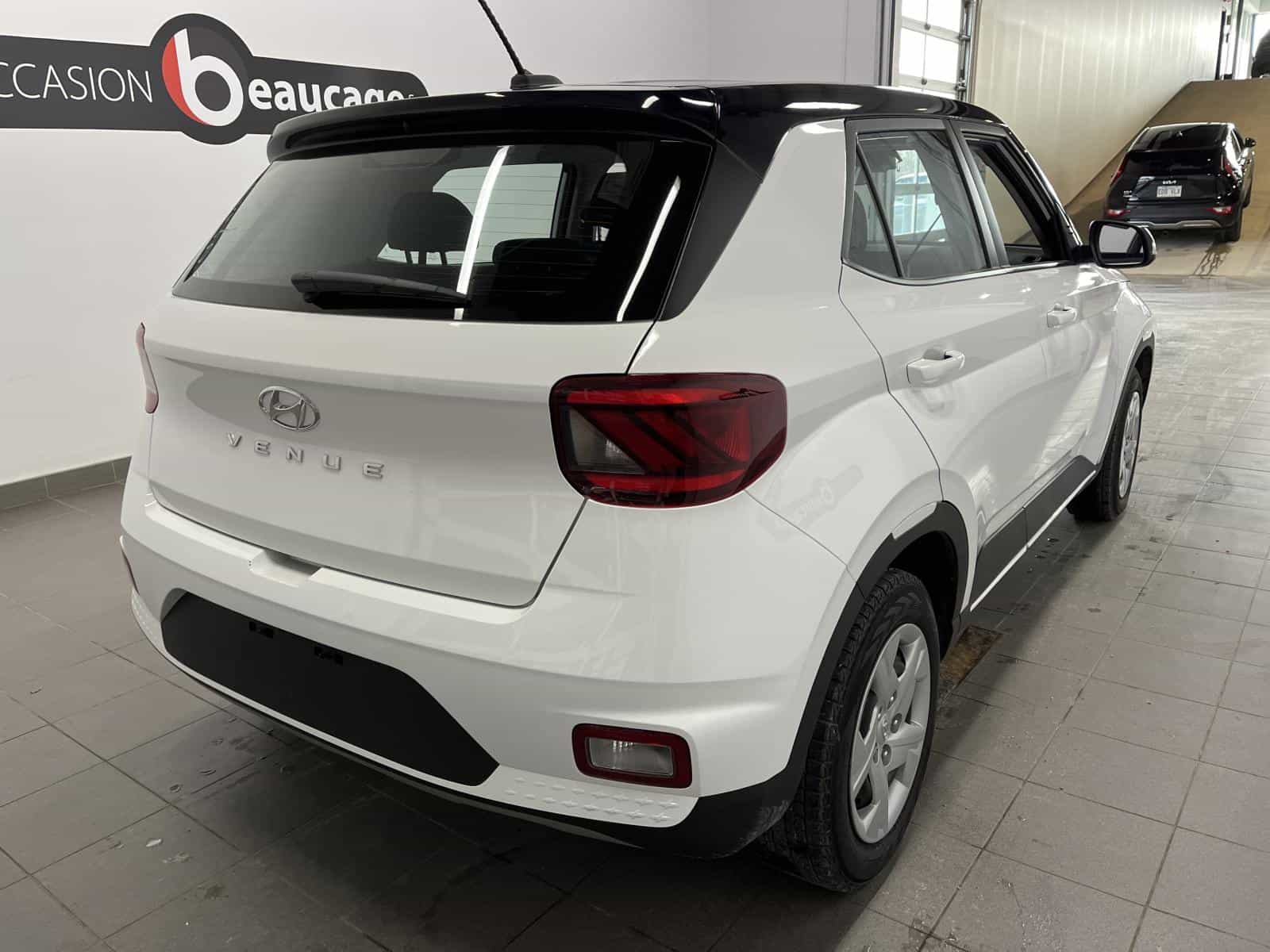 2025 Hyundai Venue Essential - Image 5