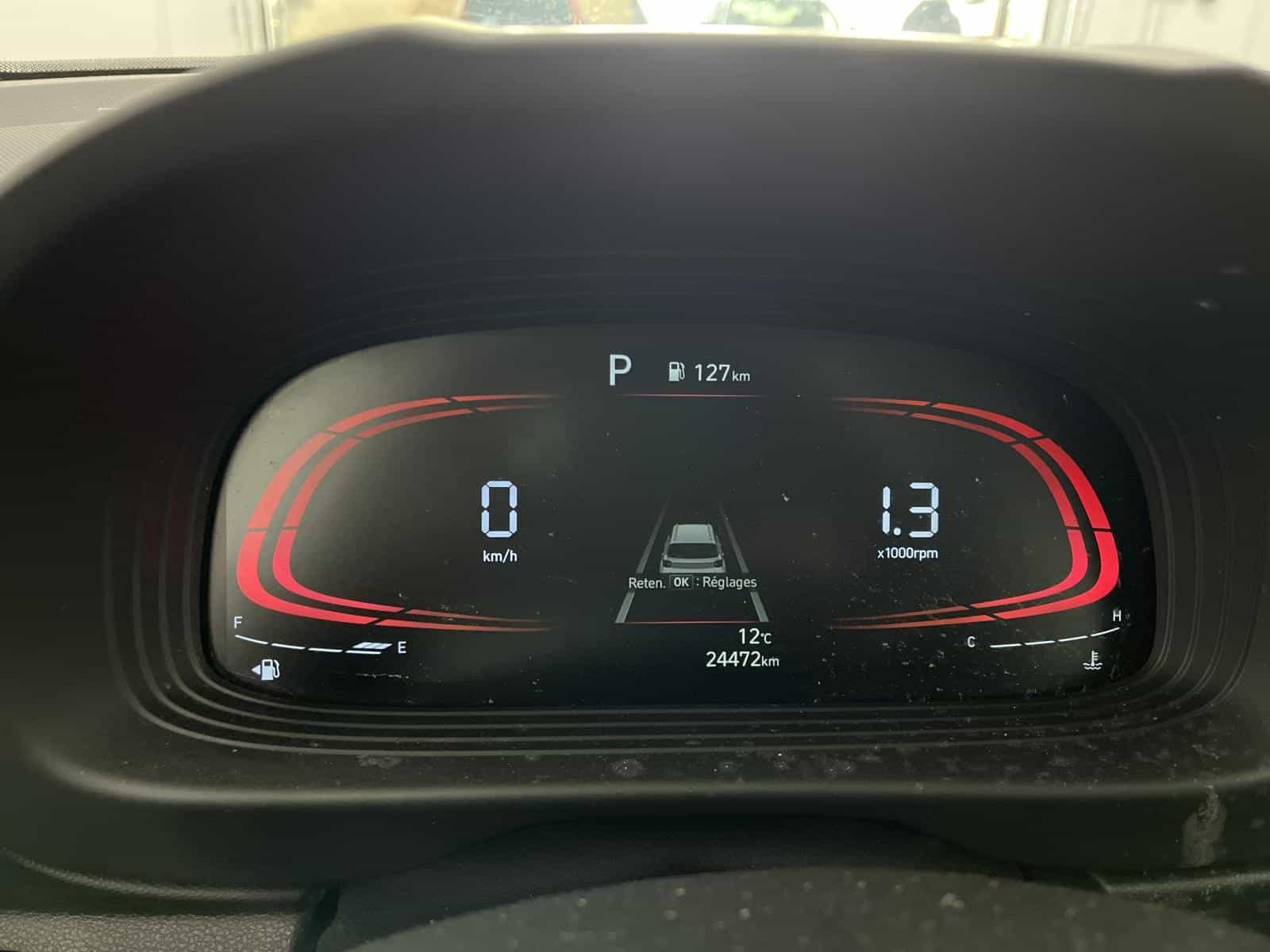 2025 Hyundai Venue Essential - Image 11