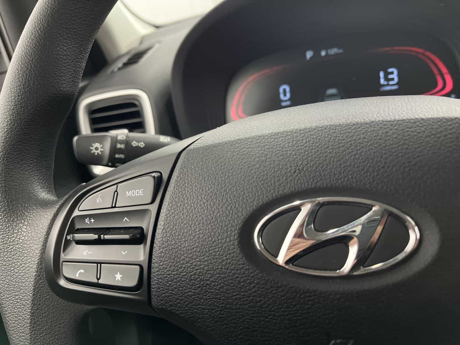 2025 Hyundai Venue Essential - Image 13