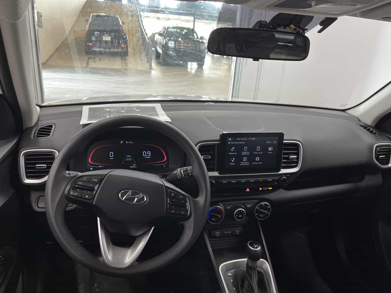 2025 Hyundai Venue Essential - Image 19