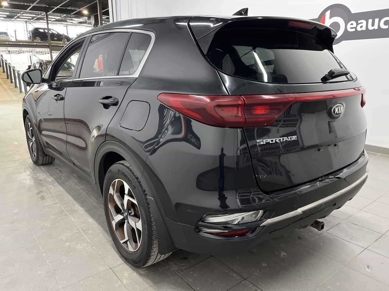2020 Kia Sportage LX - Image 3