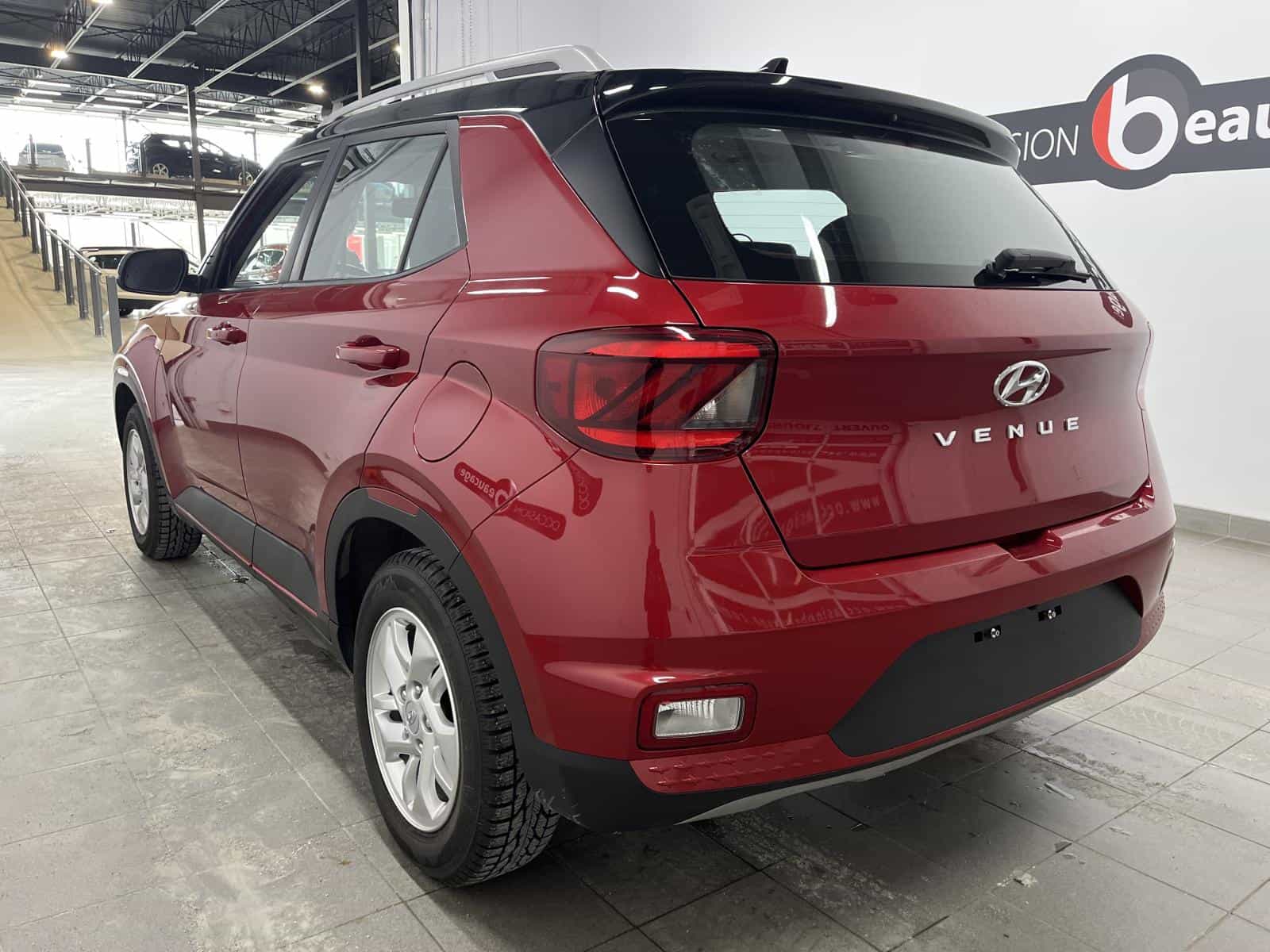 2022 Hyundai Venue Preferred - Image 3