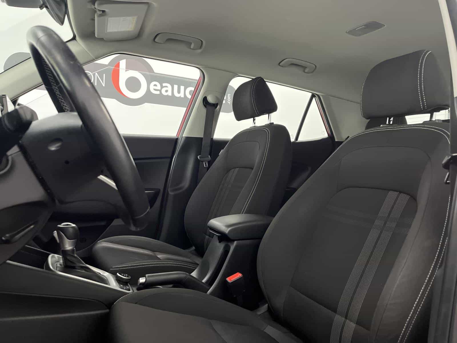 2022 Hyundai Venue Preferred - Image 8