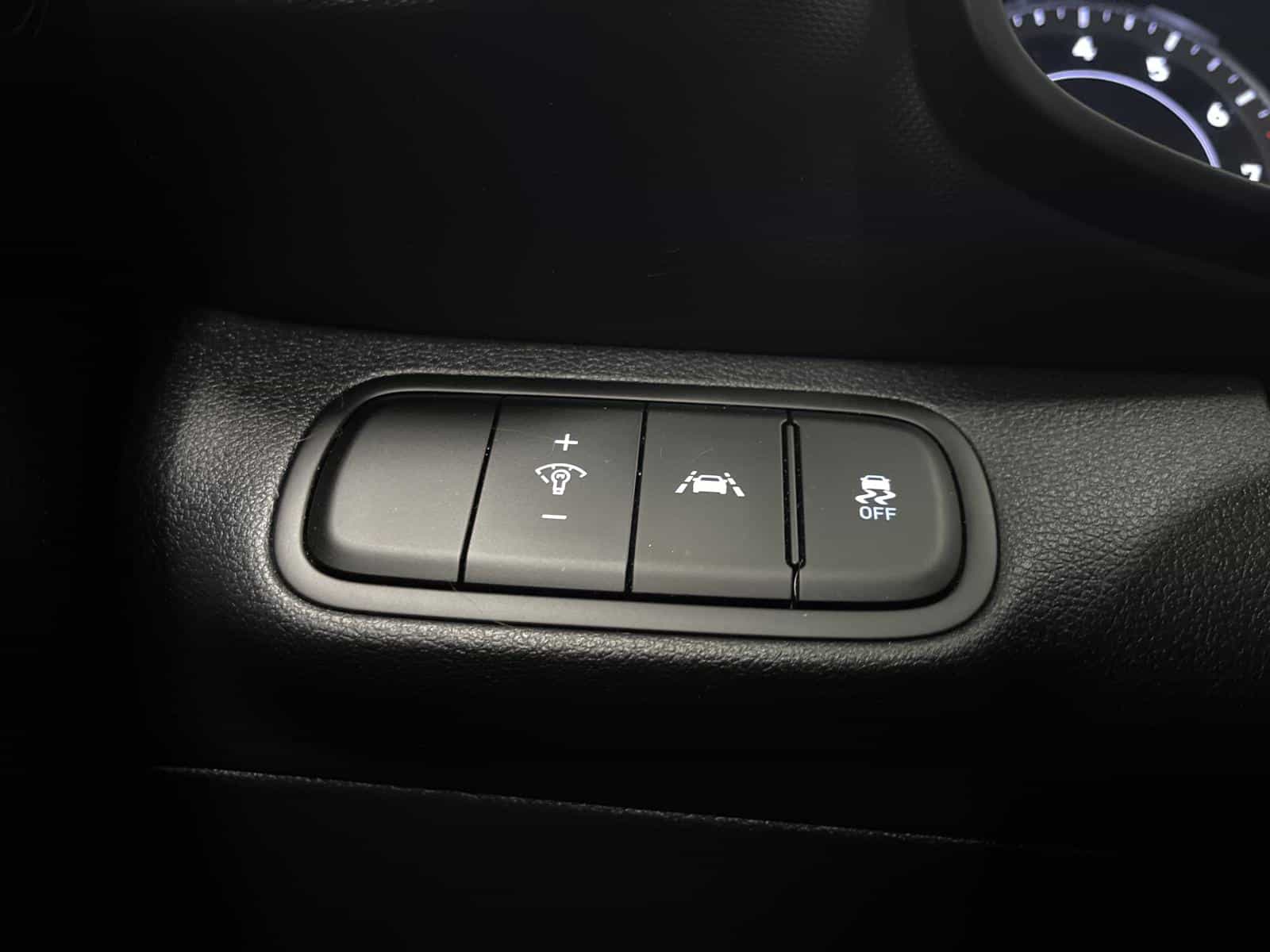 2022 Hyundai Venue Preferred - Image 13