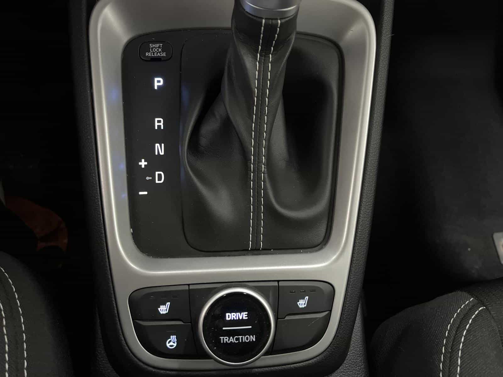 2022 Hyundai Venue Preferred - Image 17