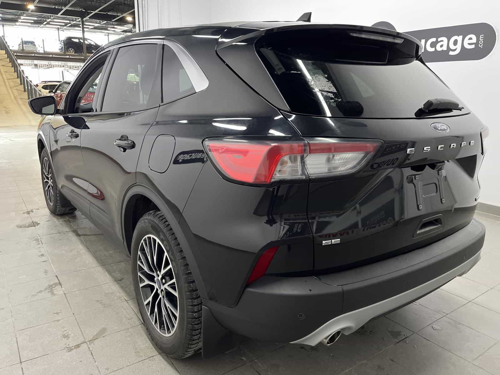 2022 Ford Escape SE PHEV - Image 2