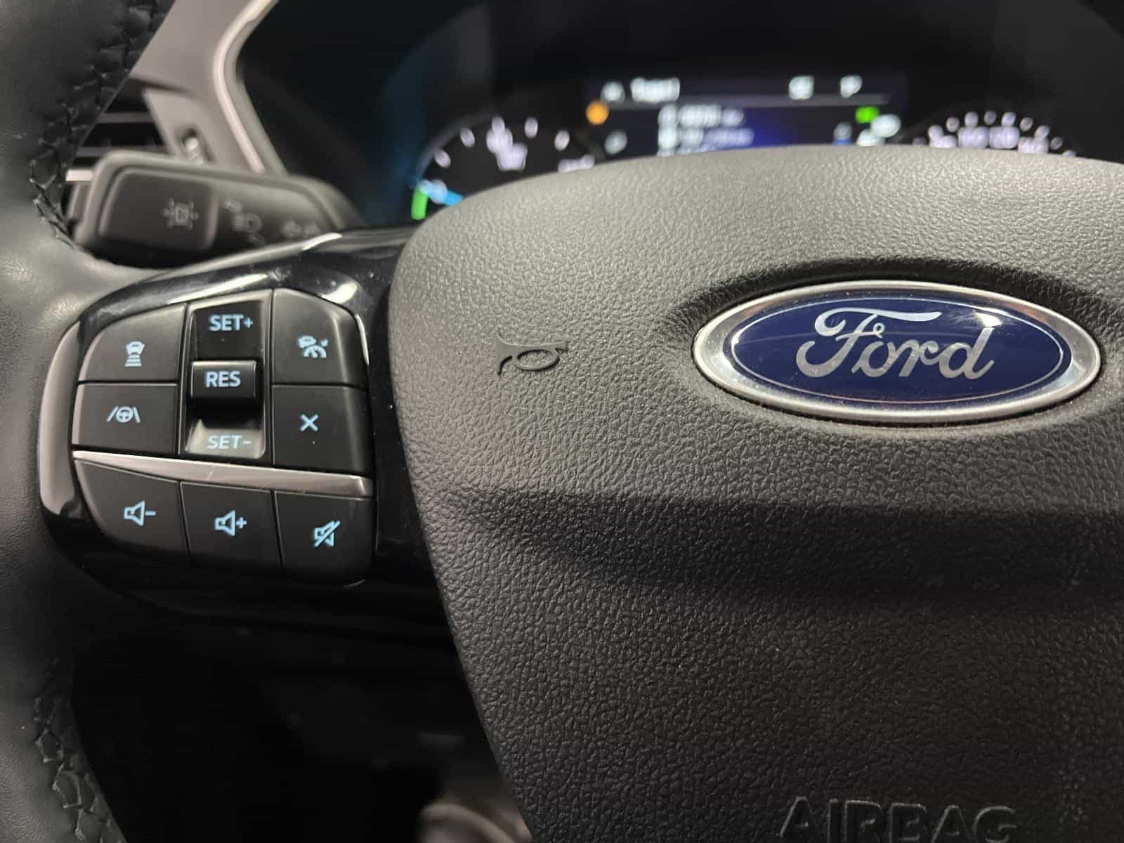 2022 Ford Escape SE PHEV - Image 12