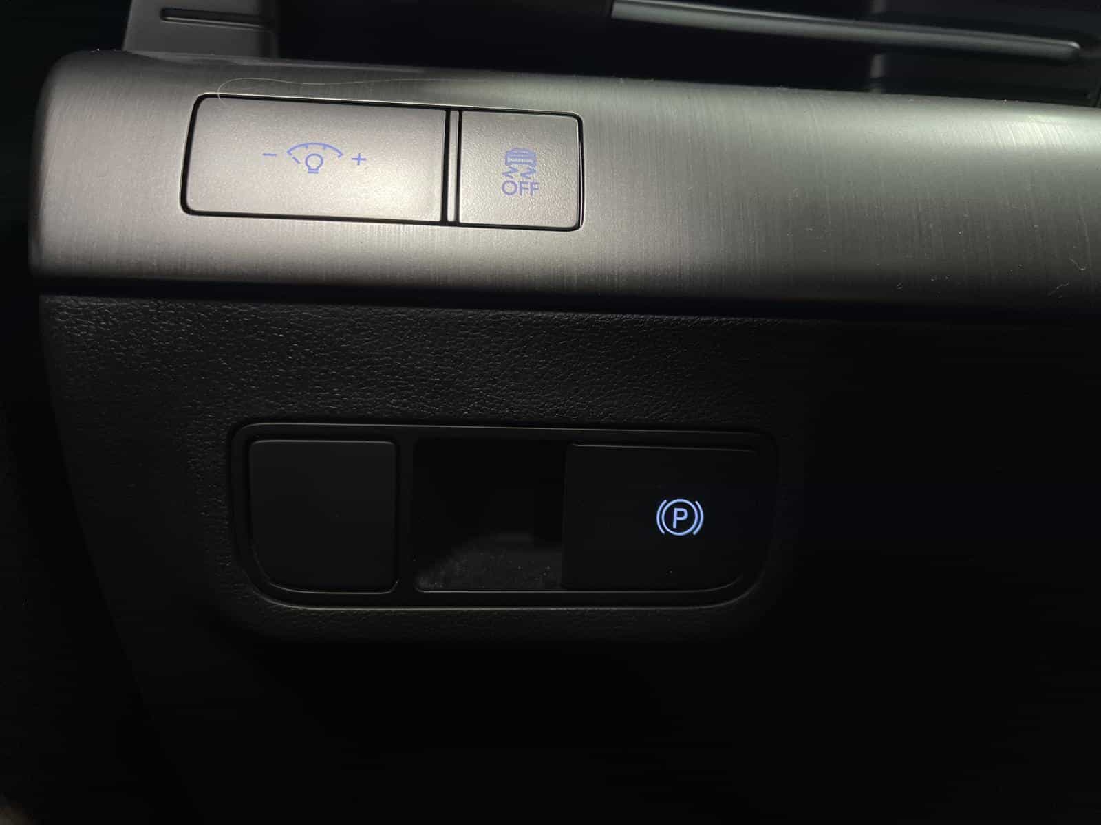 2025 Hyundai Kona EV Preferred - Image 13