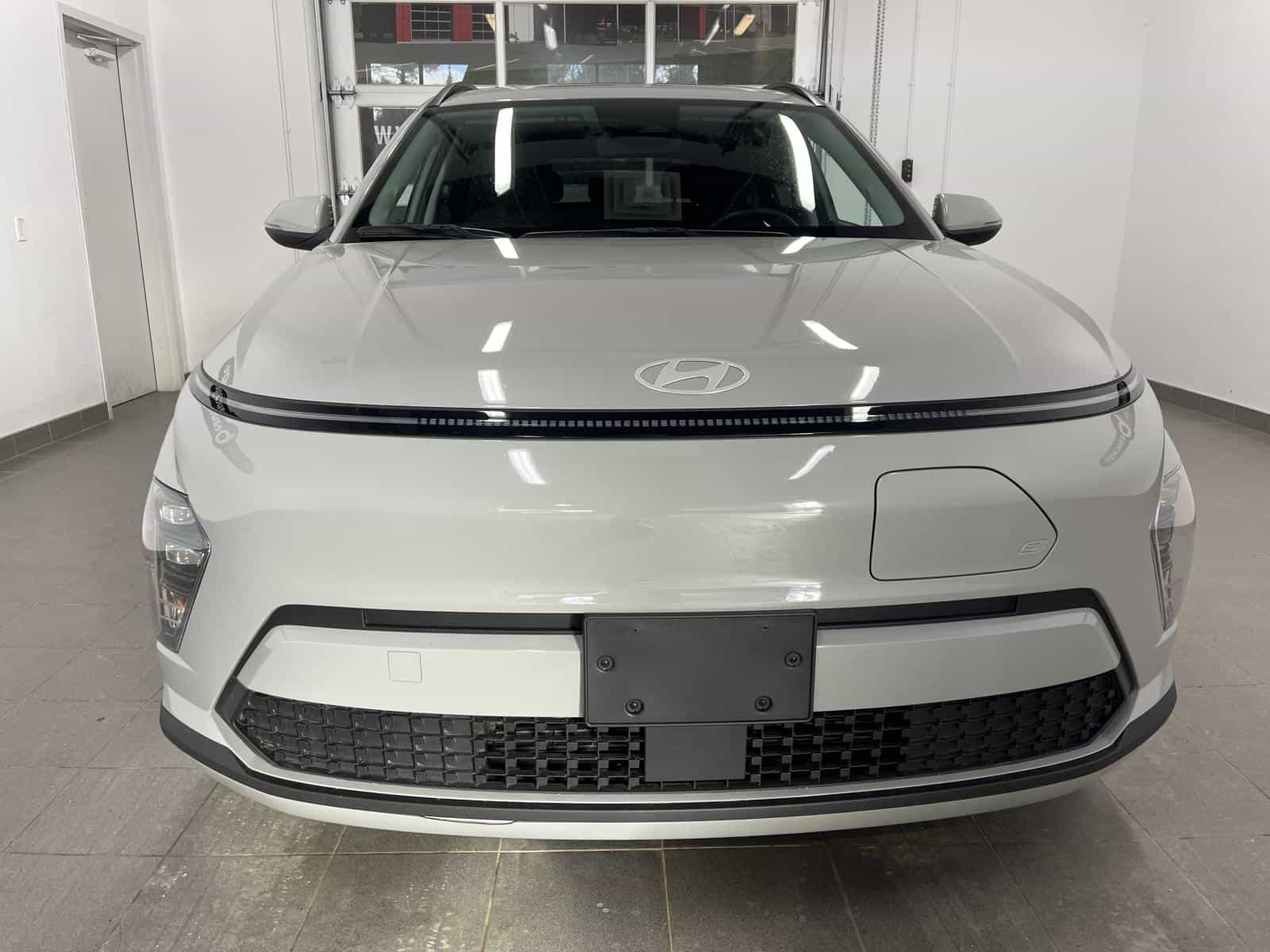 2025 Hyundai Kona EV Preferred - Image 7