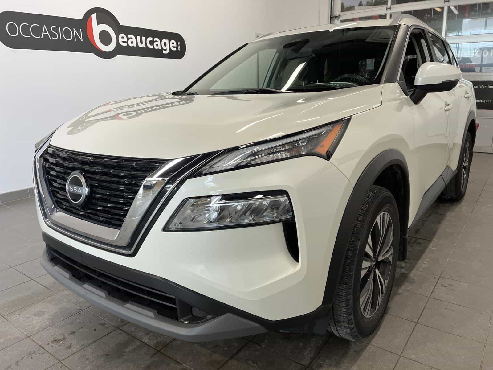 2023 Nissan Rogue SV - Image 1