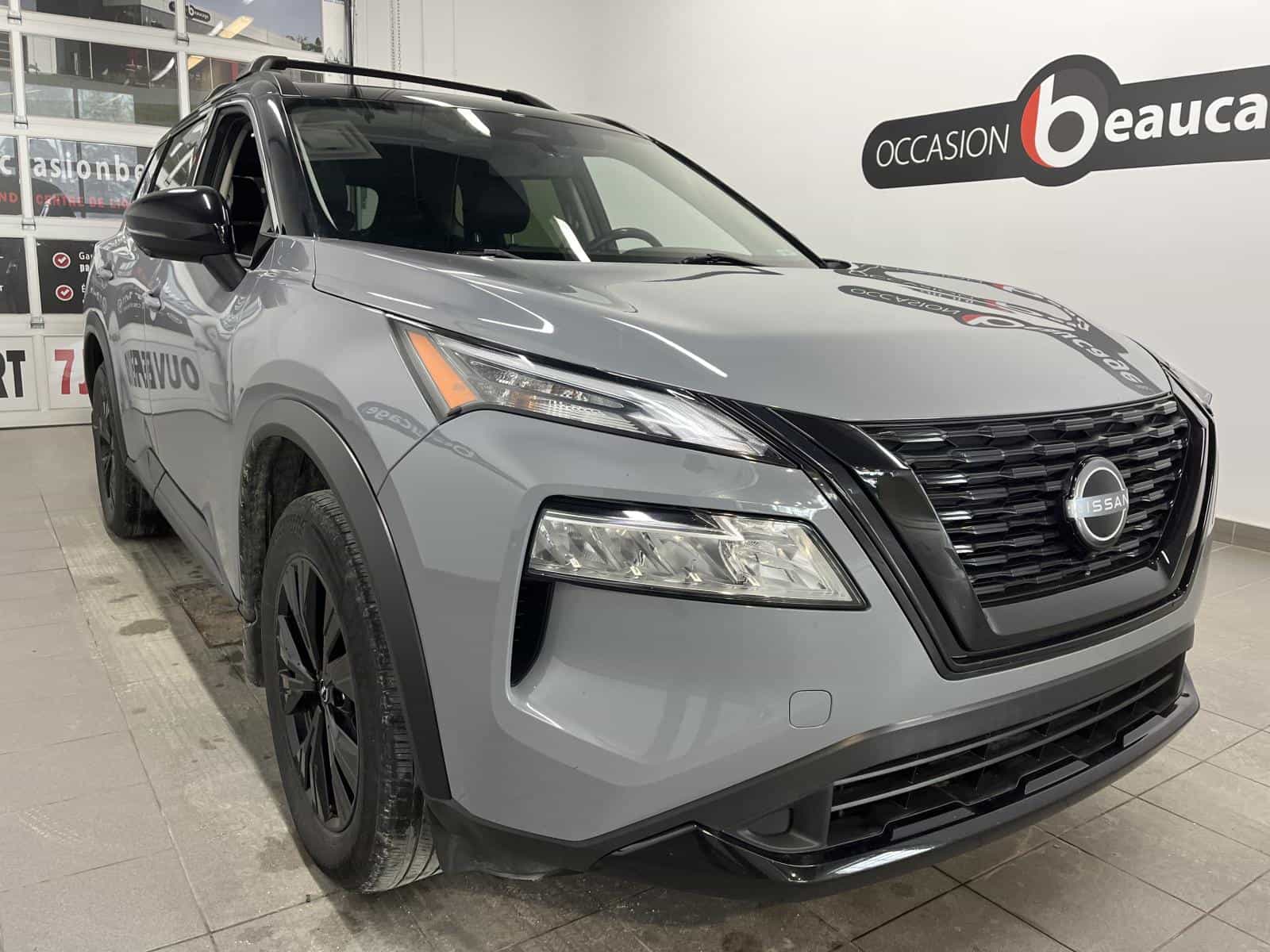 2023 Nissan Rogue SV - Image 6