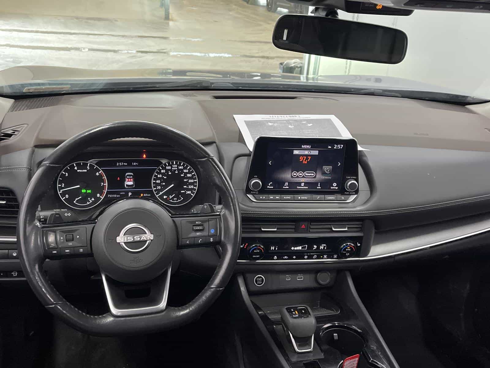 2023 Nissan Rogue SV - Image 20