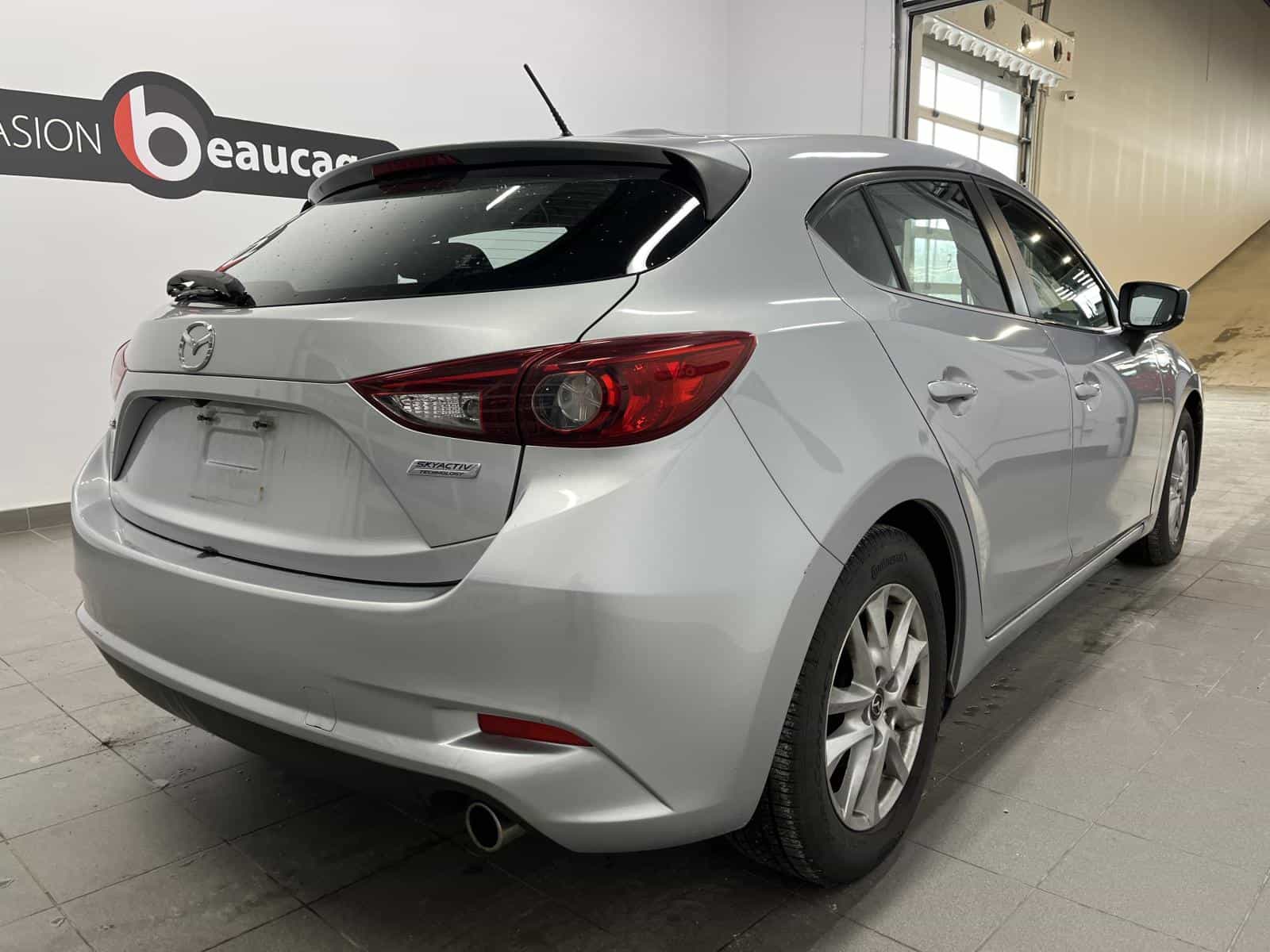 2018 Mazda Mazda3 Sport GS - Image 5